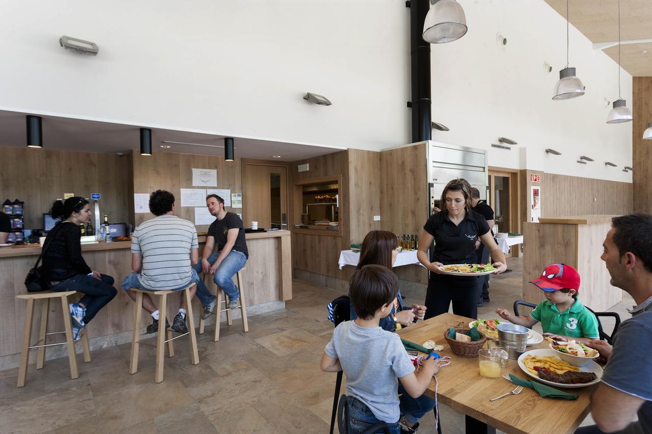 Igantzi Youth Hostel Non Stop Inn By Irrisarri Land מראה חיצוני תמונה