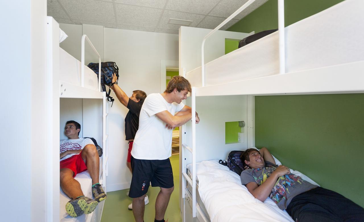 Igantzi Youth Hostel Non Stop Inn By Irrisarri Land מראה חיצוני תמונה